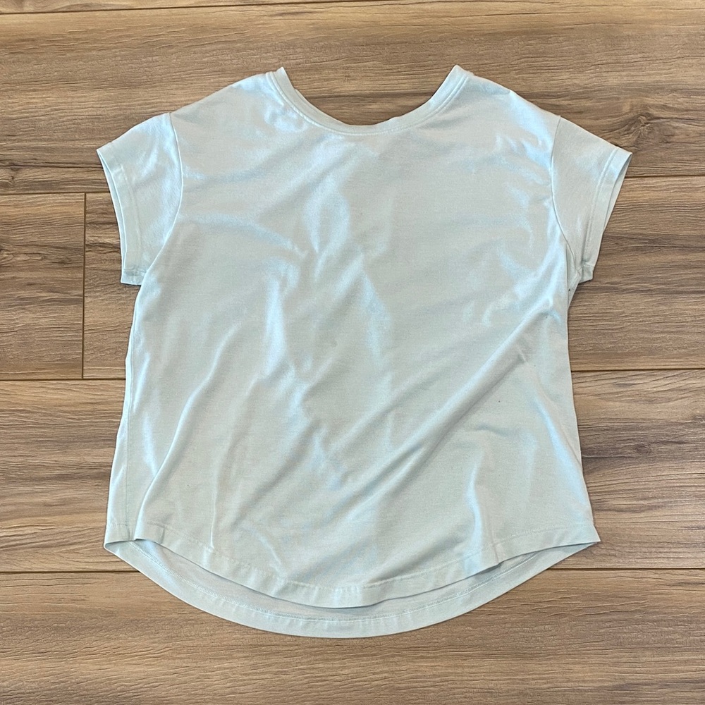 Athleta Light Blue Scoop Neck Short Sleeve Tee